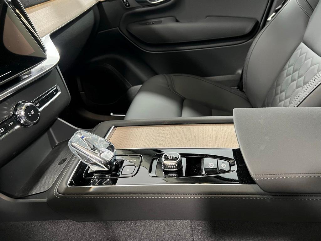 new 2025 Volvo XC90 car, priced at $61,795