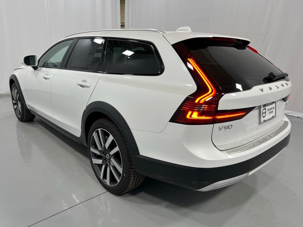 new 2025 Volvo V90 Cross Country car, priced at $68,950