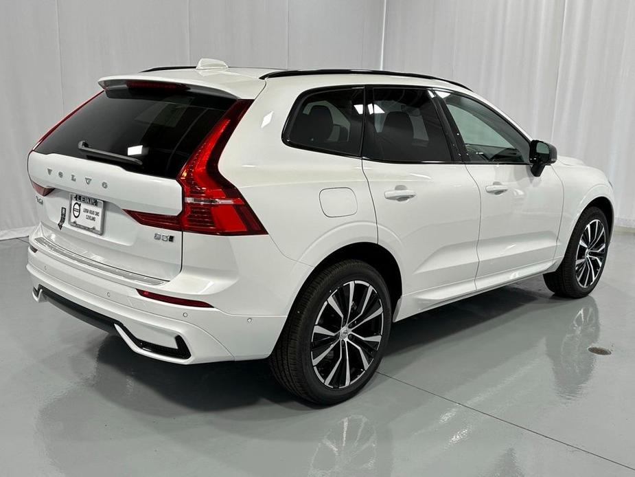 new 2025 Volvo XC60 car, priced at $55,335