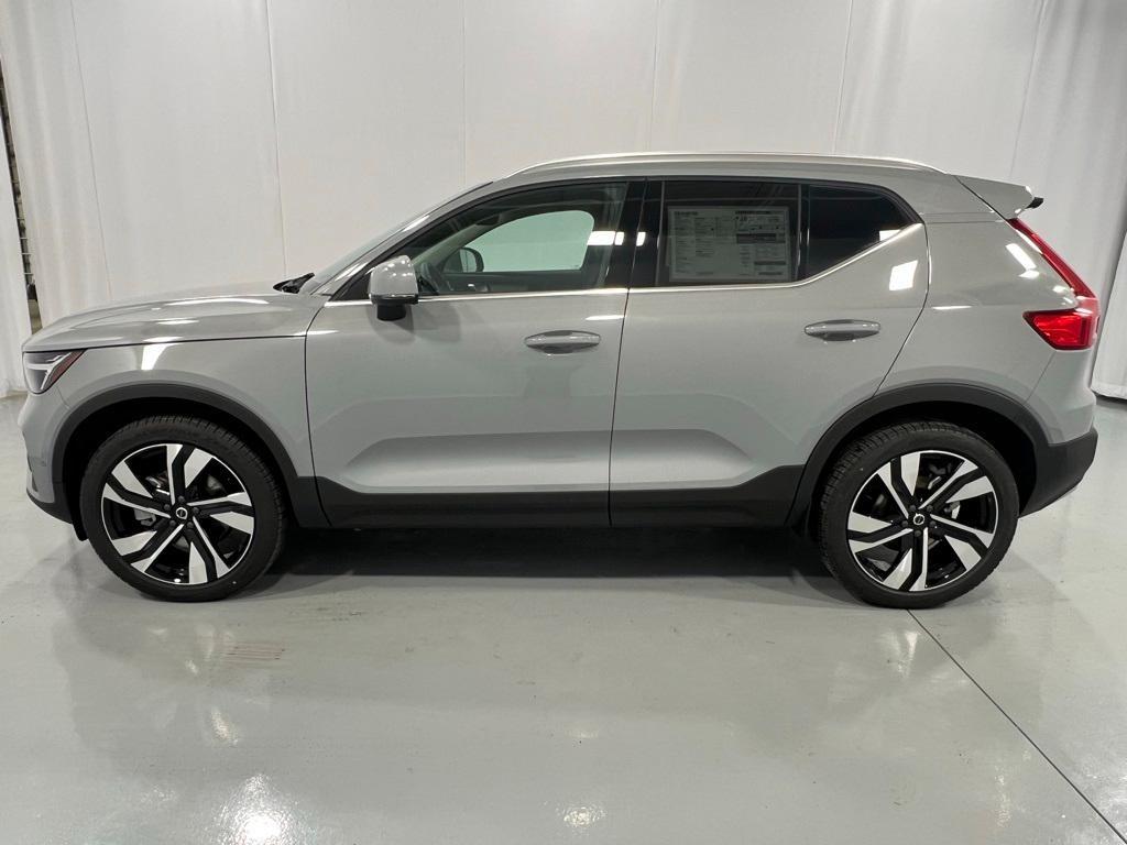 new 2025 Volvo XC40 car, priced at $51,040