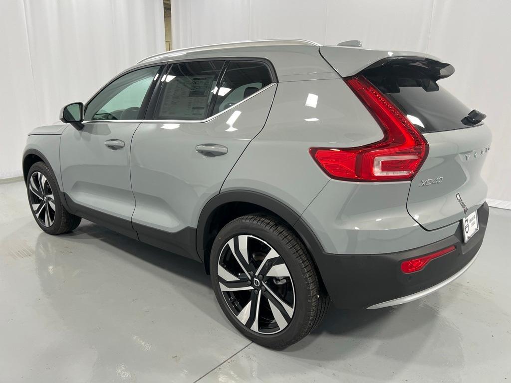 new 2025 Volvo XC40 car, priced at $51,040