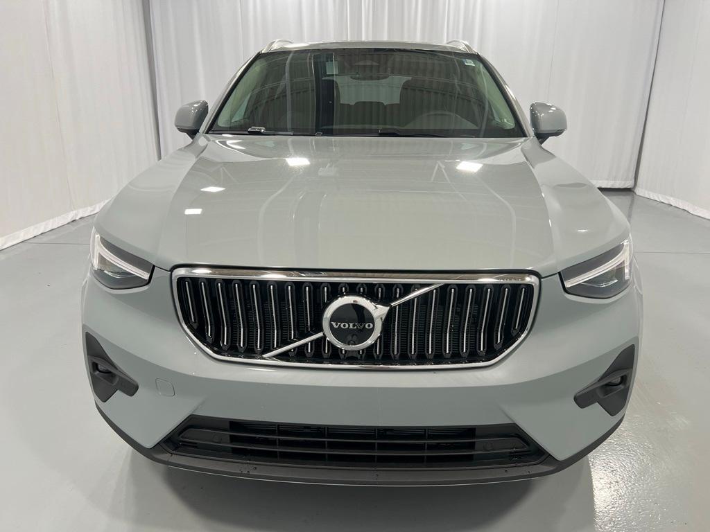 new 2025 Volvo XC40 car, priced at $51,040