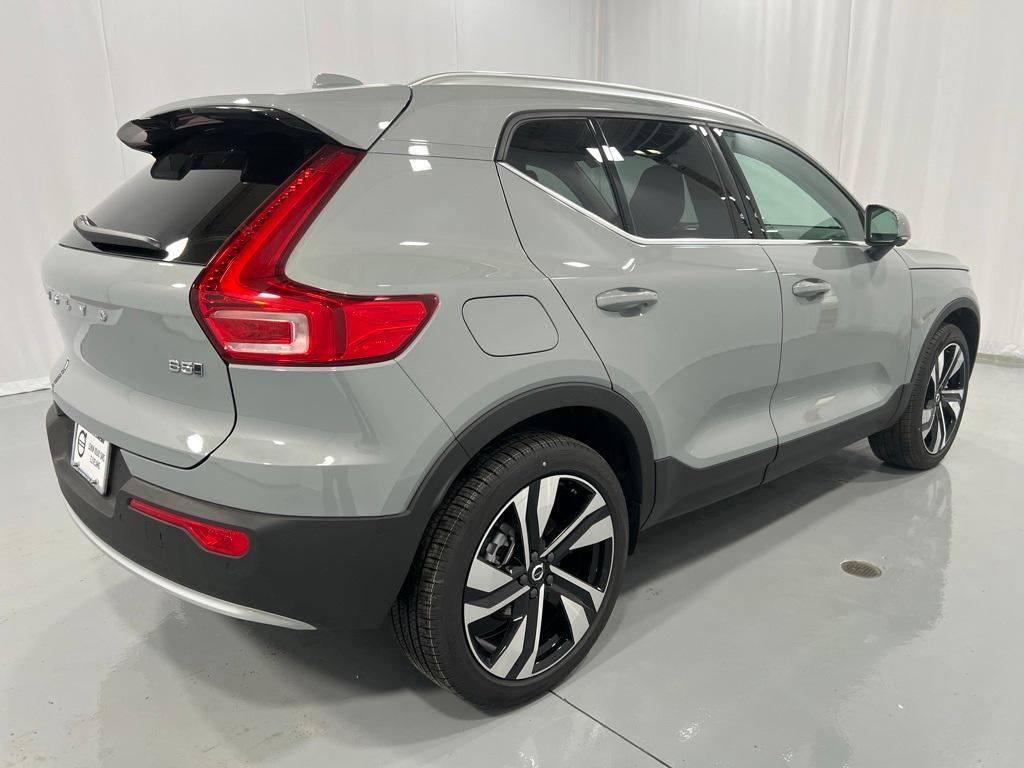 new 2025 Volvo XC40 car, priced at $51,040