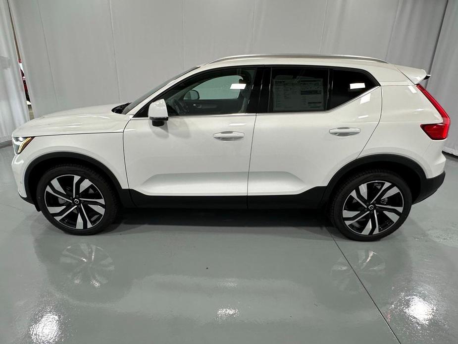 new 2025 Volvo XC40 car, priced at $50,025