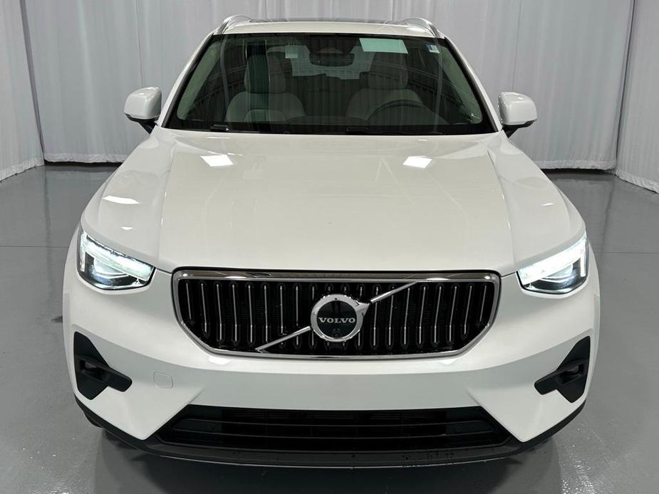 new 2025 Volvo XC40 car, priced at $50,025