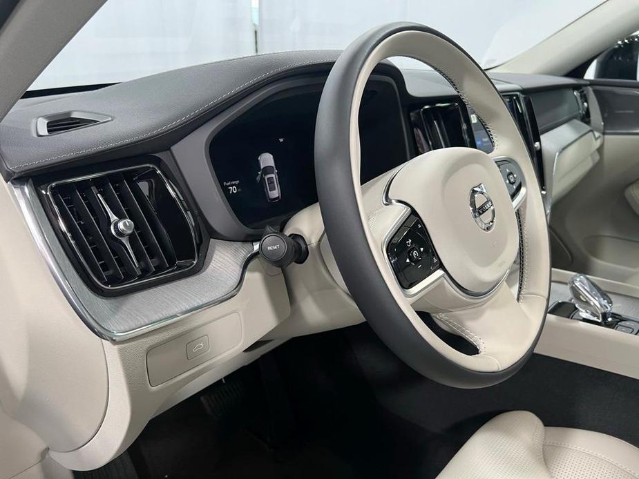 new 2025 Volvo XC60 car, priced at $60,635