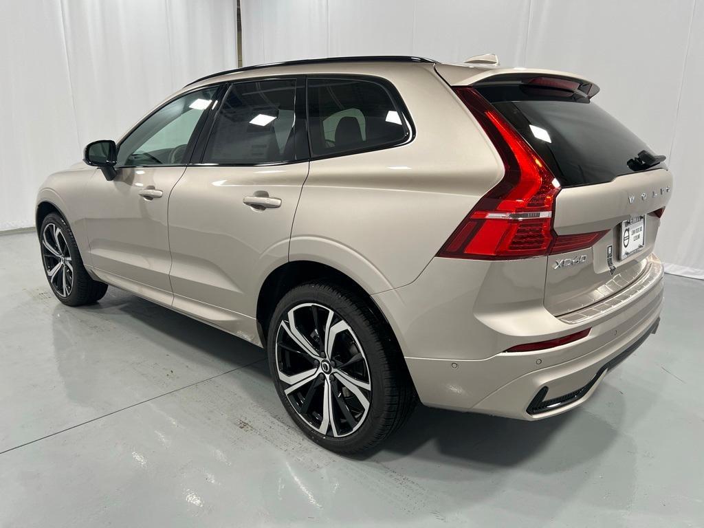 new 2025 Volvo XC60 car, priced at $60,635