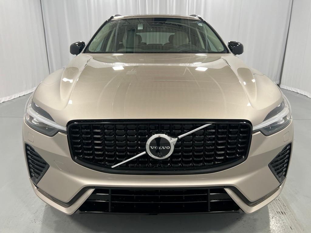 new 2025 Volvo XC60 car, priced at $60,635