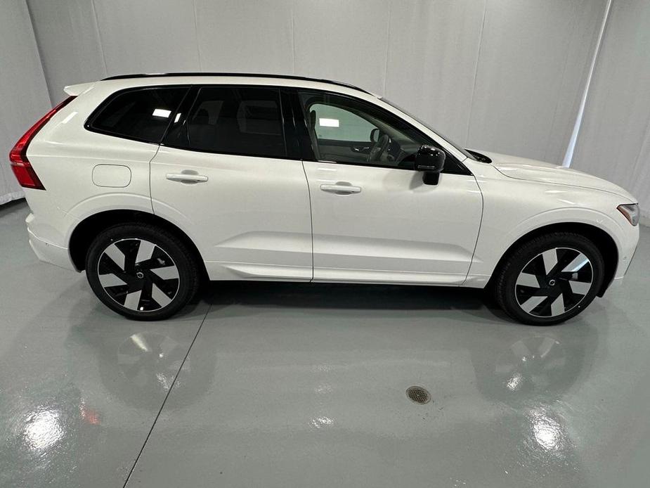 new 2025 Volvo XC60 car, priced at $66,235