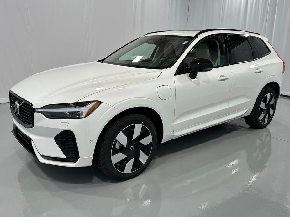 new 2025 Volvo XC60 car, priced at $66,235