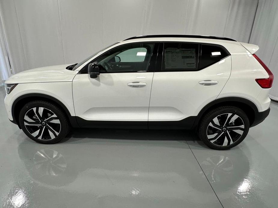 new 2025 Volvo XC40 car, priced at $49,170