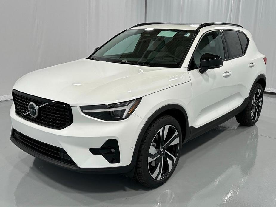 new 2025 Volvo XC40 car, priced at $49,170