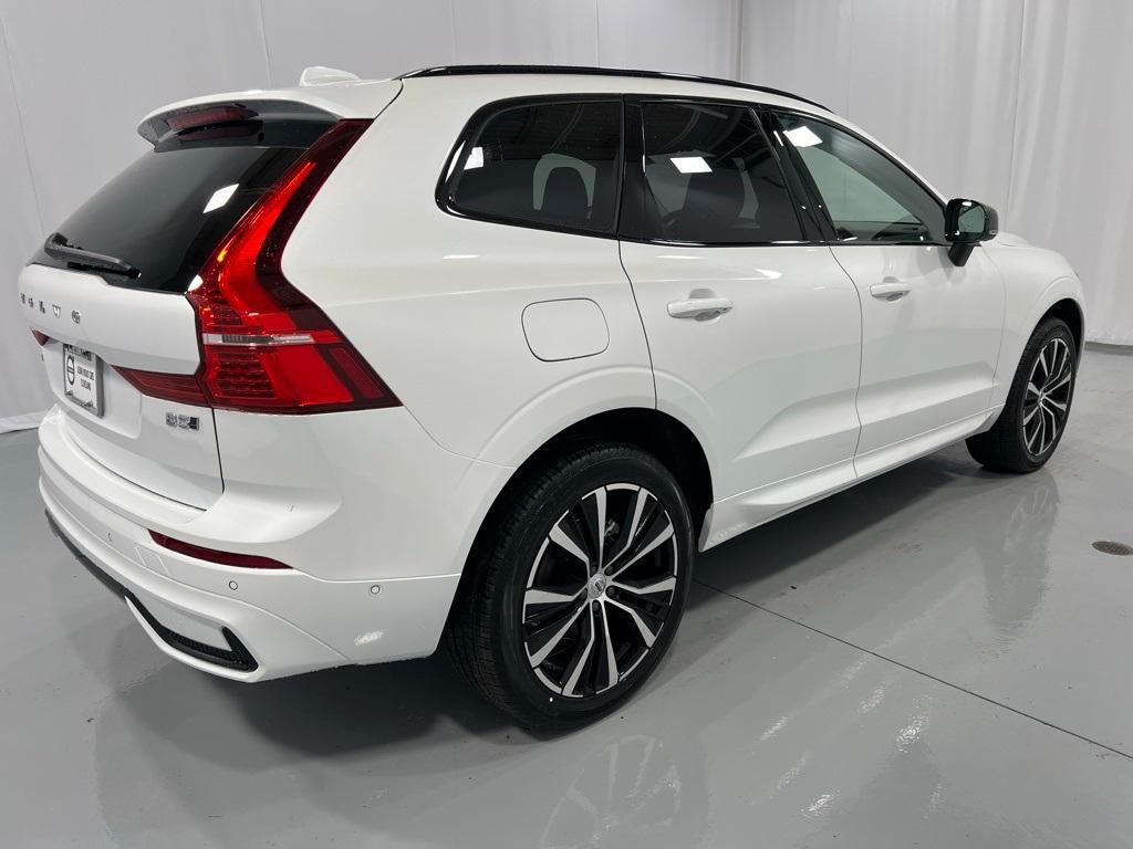 new 2025 Volvo XC60 car, priced at $55,690