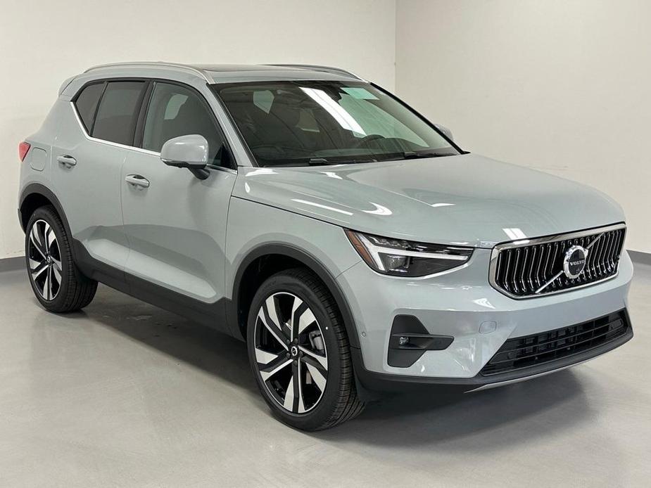 new 2024 Volvo XC40 car, priced at $52,410