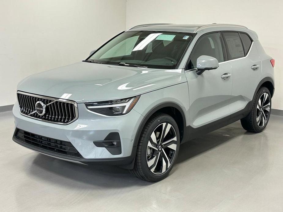 new 2024 Volvo XC40 car, priced at $52,410