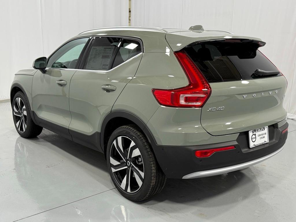 new 2025 Volvo XC40 car, priced at $50,040