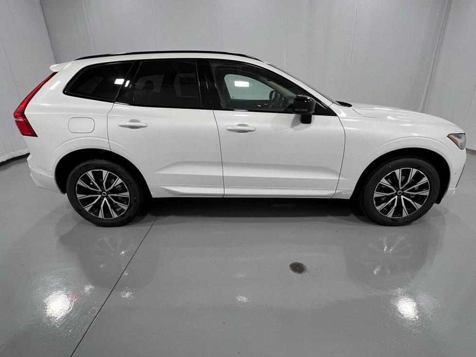 new 2025 Volvo XC60 car, priced at $54,925