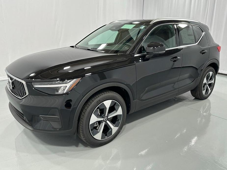 new 2025 Volvo XC40 car, priced at $46,015