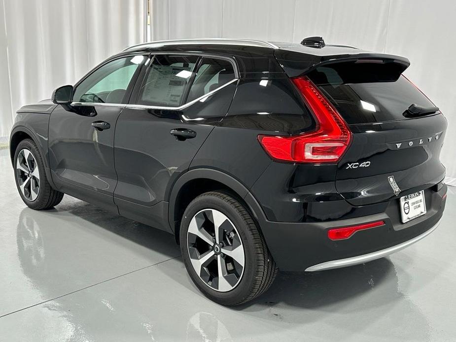 new 2025 Volvo XC40 car, priced at $46,015