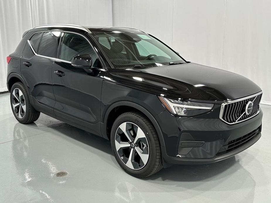 new 2025 Volvo XC40 car, priced at $46,015