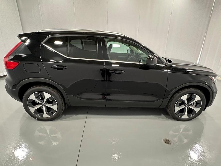 new 2025 Volvo XC40 car, priced at $46,015