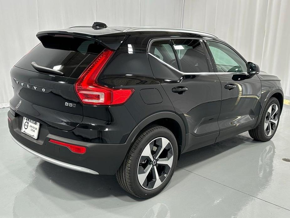 new 2025 Volvo XC40 car, priced at $46,015