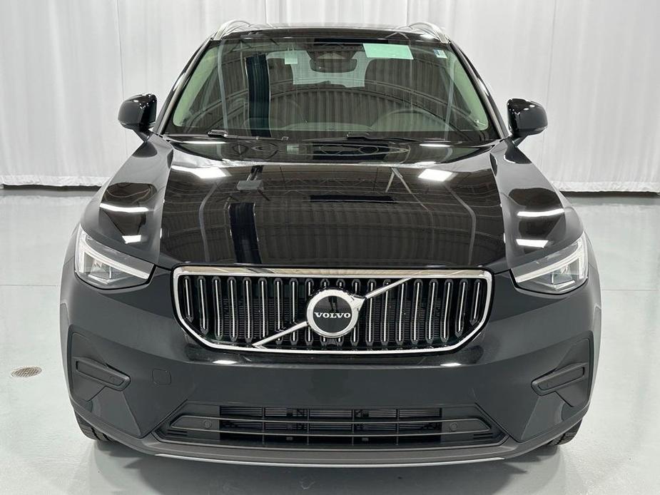 new 2025 Volvo XC40 car, priced at $46,015