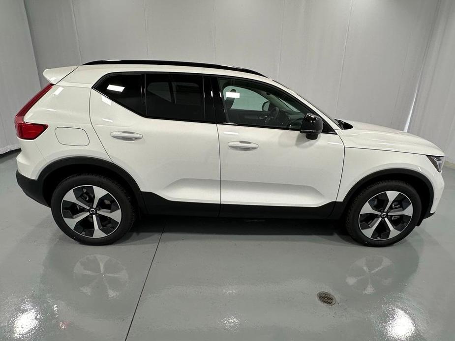 new 2025 Volvo XC40 car, priced at $48,315