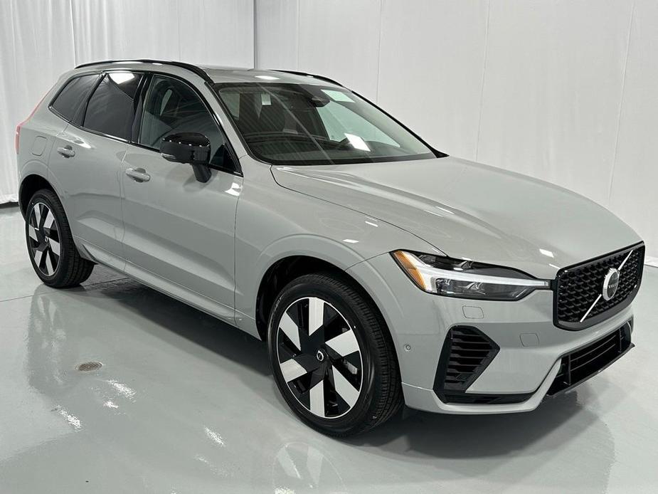 new 2025 Volvo XC60 car, priced at $67,425