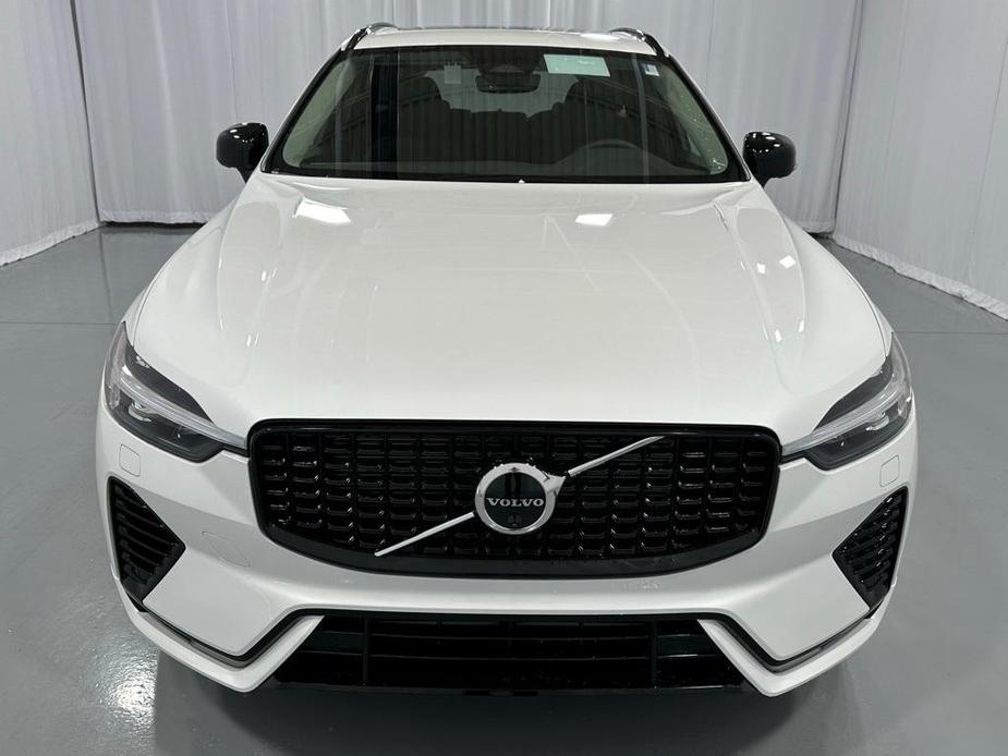 new 2025 Volvo XC60 car, priced at $66,245