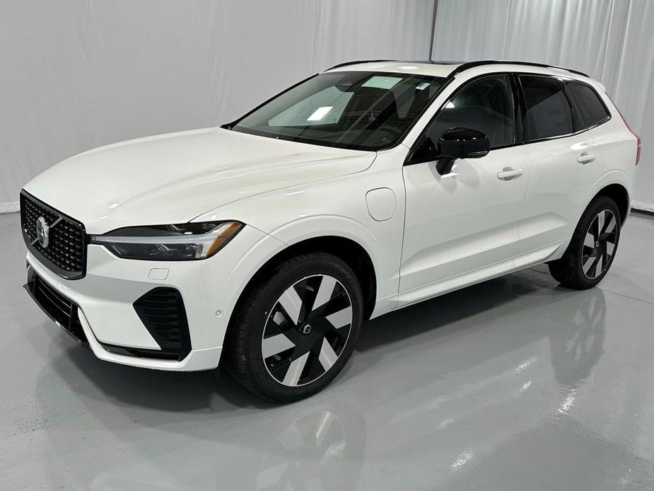 new 2025 Volvo XC60 car, priced at $66,245