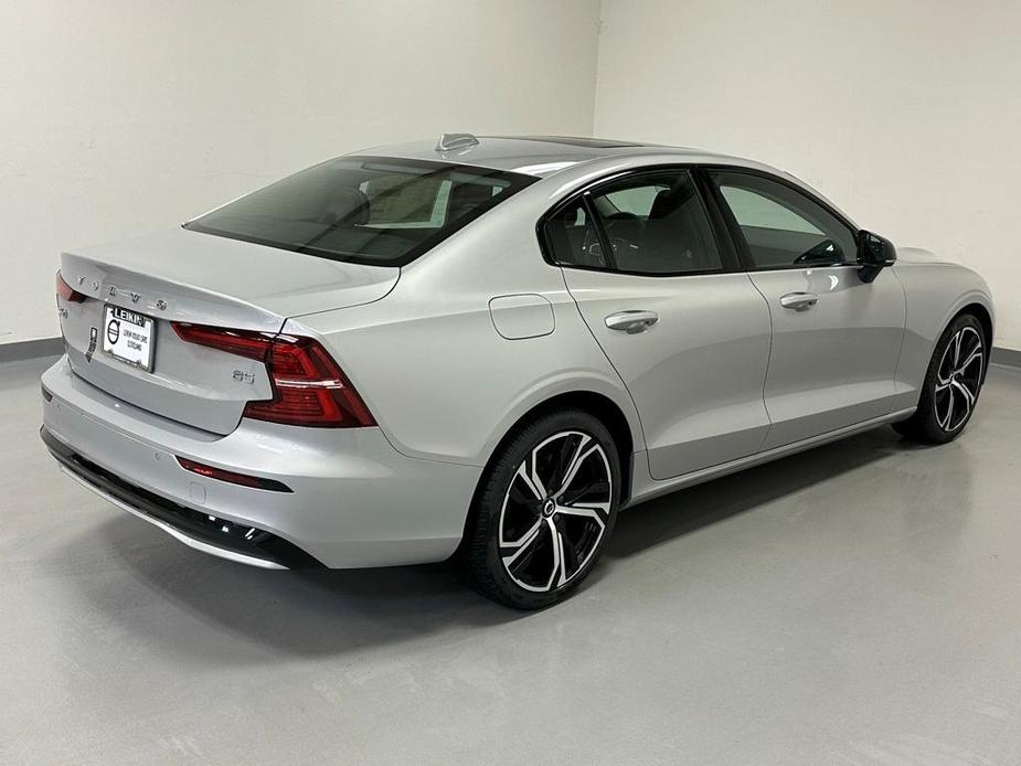 new 2024 Volvo S60 car, priced at $45,580