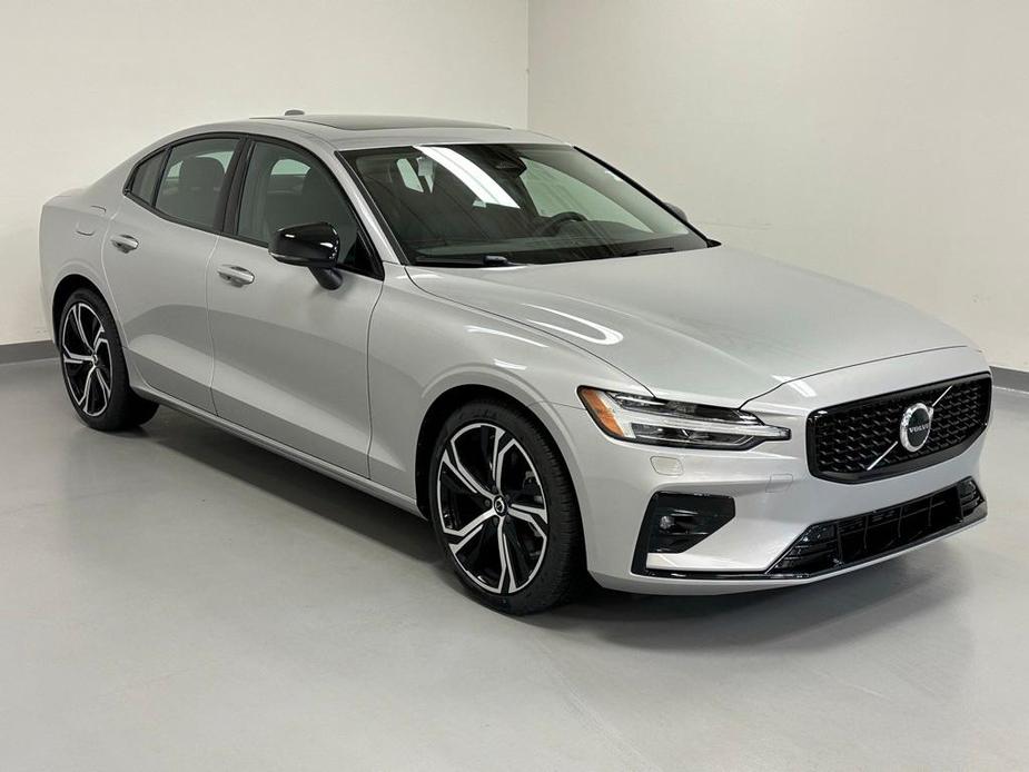 new 2024 Volvo S60 car, priced at $45,580