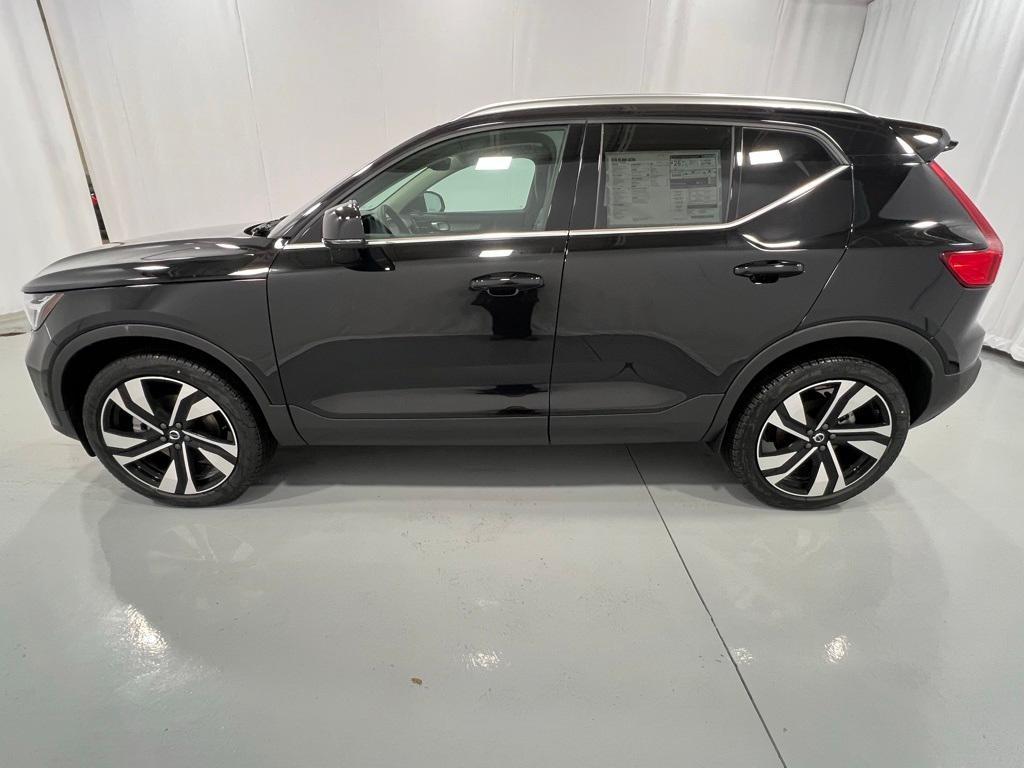 new 2025 Volvo XC40 car, priced at $52,215