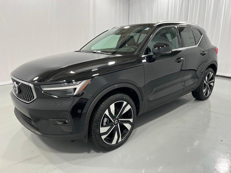 new 2025 Volvo XC40 car, priced at $52,215