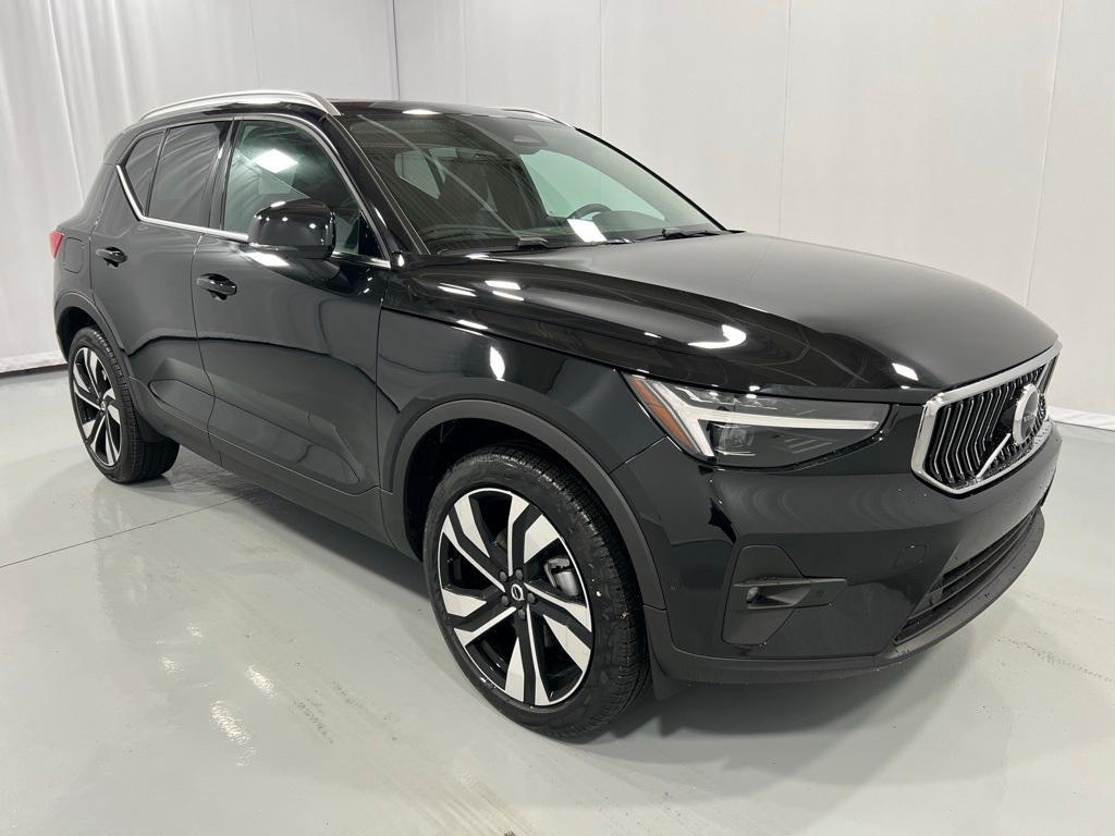 new 2025 Volvo XC40 car, priced at $52,215