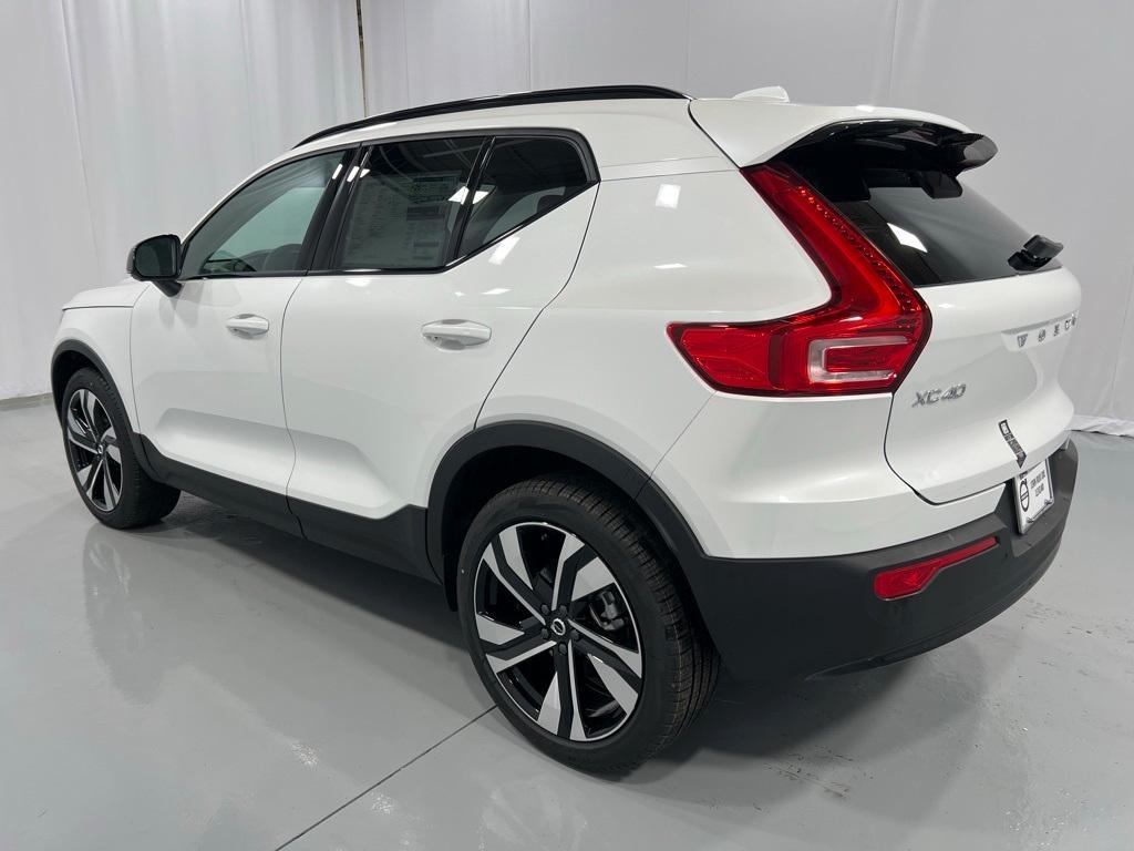 new 2025 Volvo XC40 car, priced at $52,215