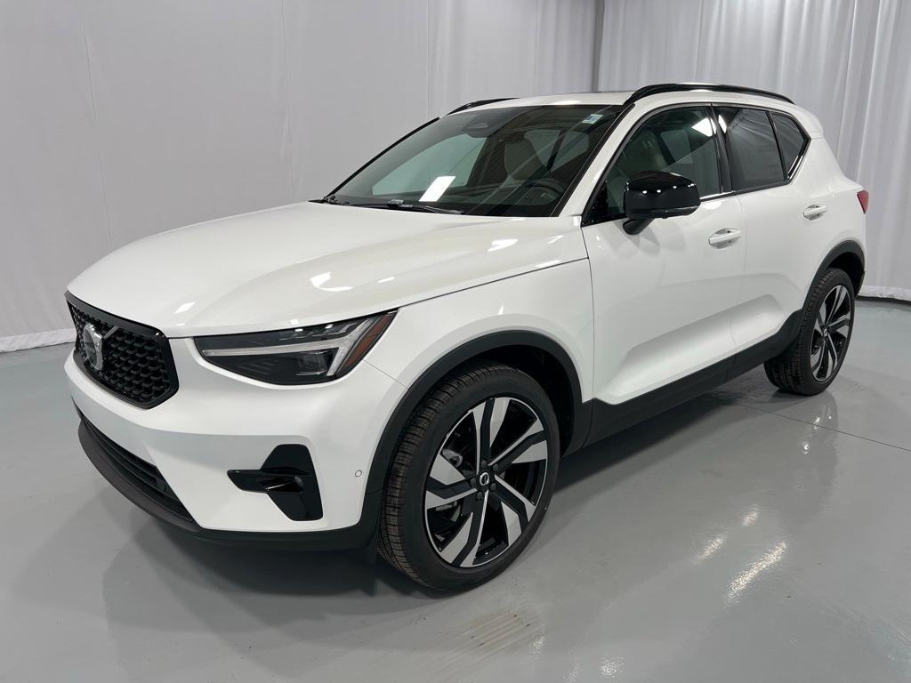 new 2025 Volvo XC40 car, priced at $49,790