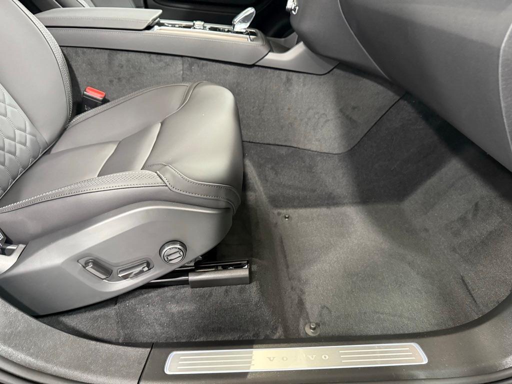 new 2026 Volvo XC90 car, priced at $71,825