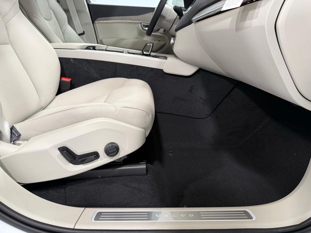 new 2025 Volvo XC90 car, priced at $63,665