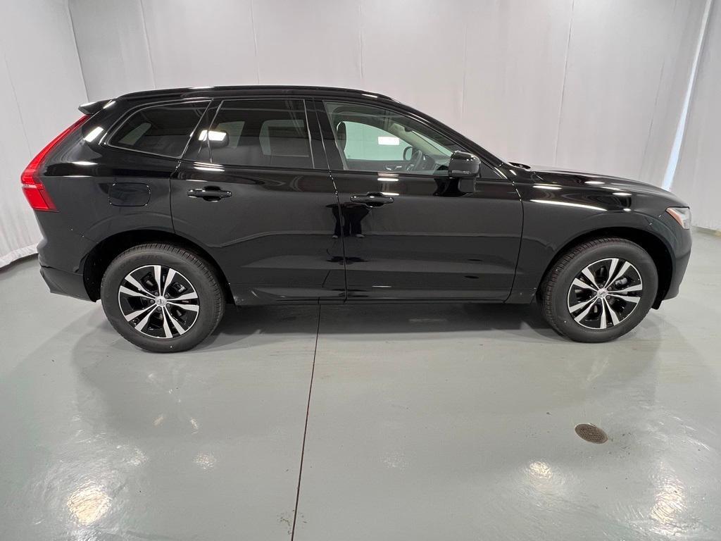 new 2025 Volvo XC60 car, priced at $49,095