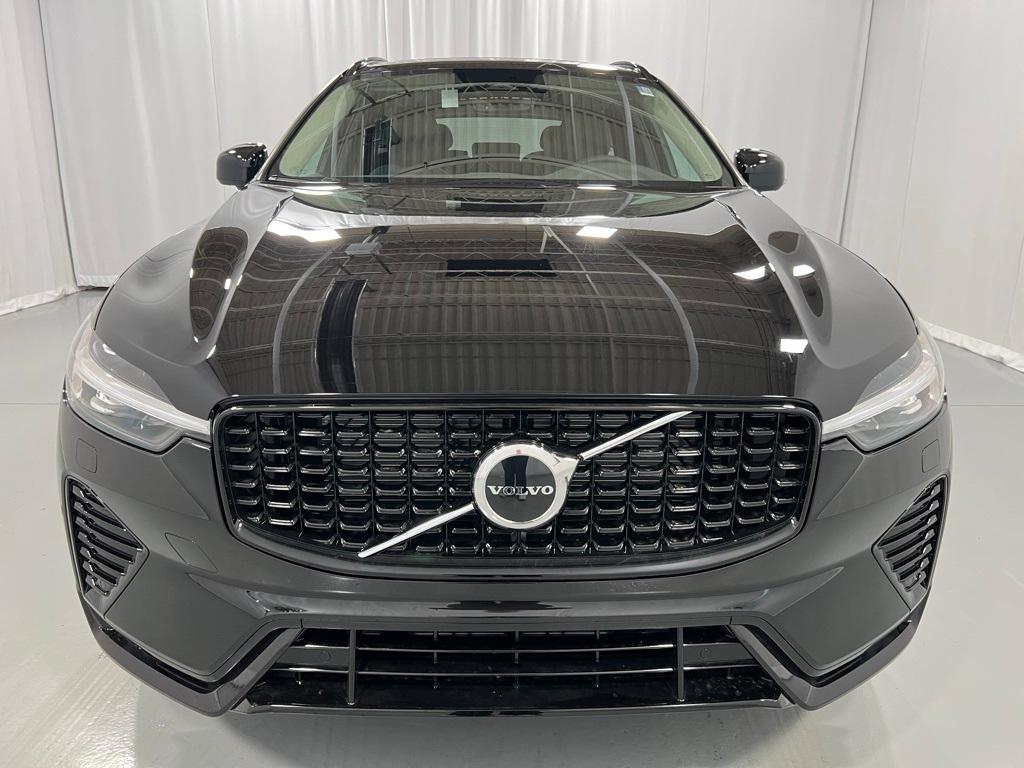 new 2025 Volvo XC60 car, priced at $49,095