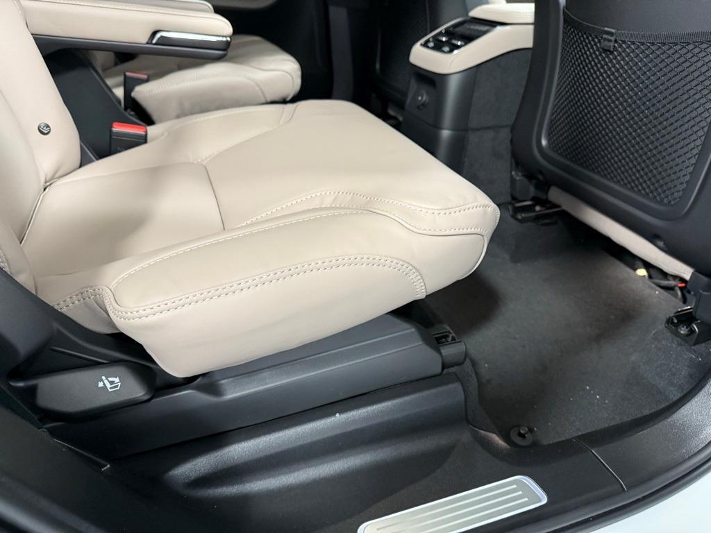 new 2025 Volvo XC90 Plug-In Hybrid car, priced at $83,645