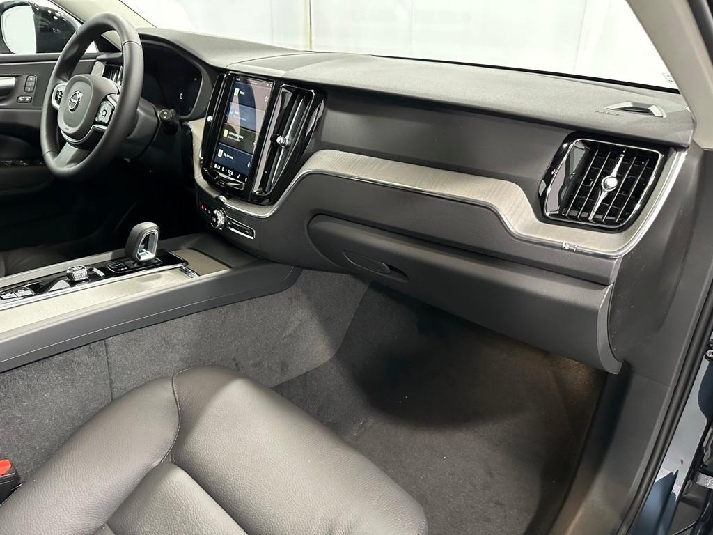 new 2025 Volvo XC60 car, priced at $55,335