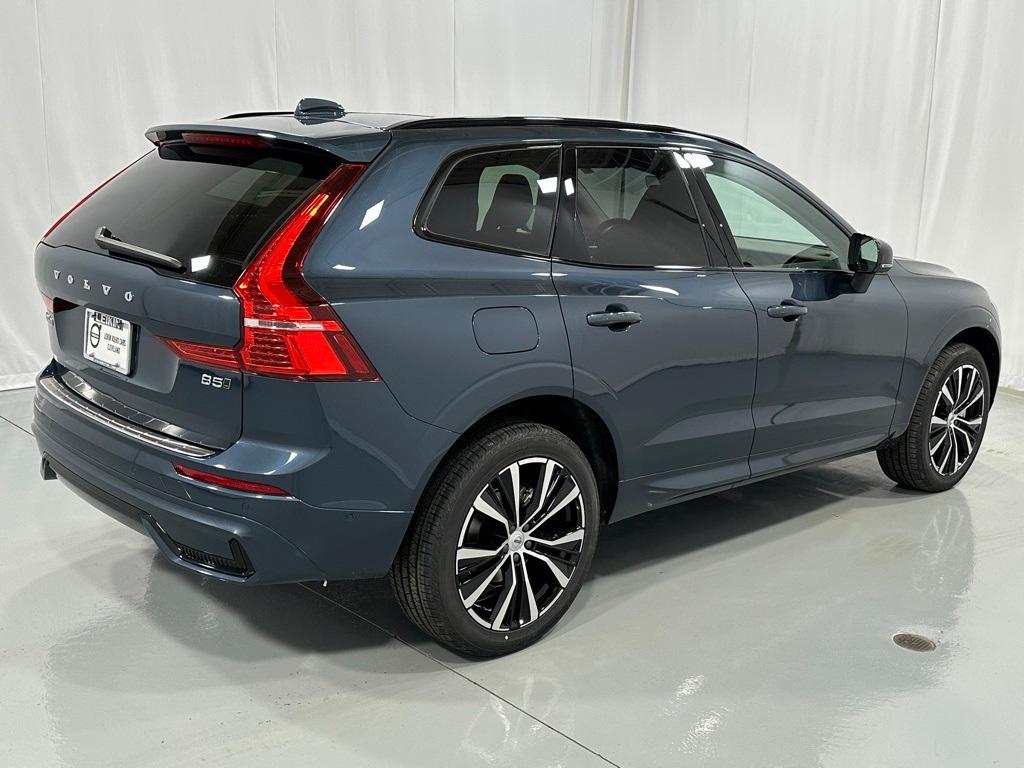 new 2025 Volvo XC60 car, priced at $55,335