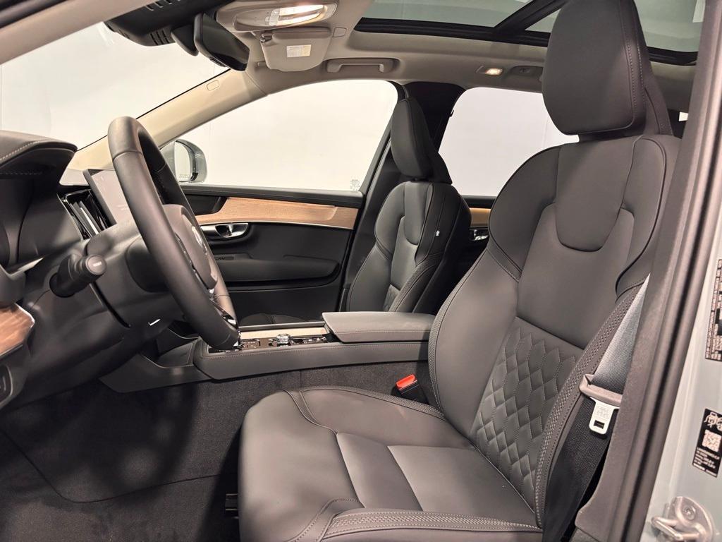 new 2026 Volvo XC90 Plug-In Hybrid car, priced at $81,875