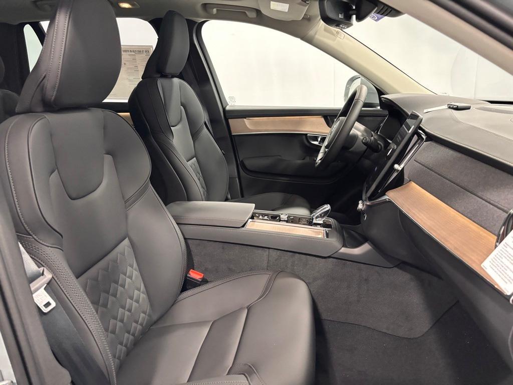 new 2026 Volvo XC90 Plug-In Hybrid car, priced at $81,875