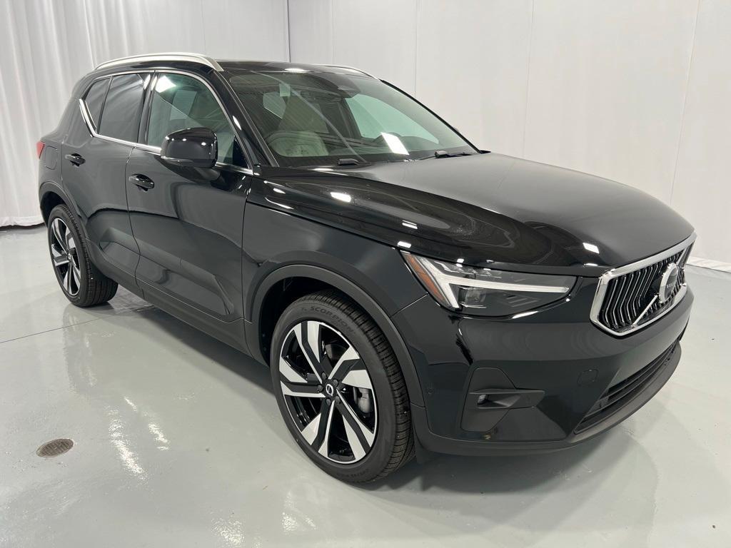 new 2025 Volvo XC40 car, priced at $49,790