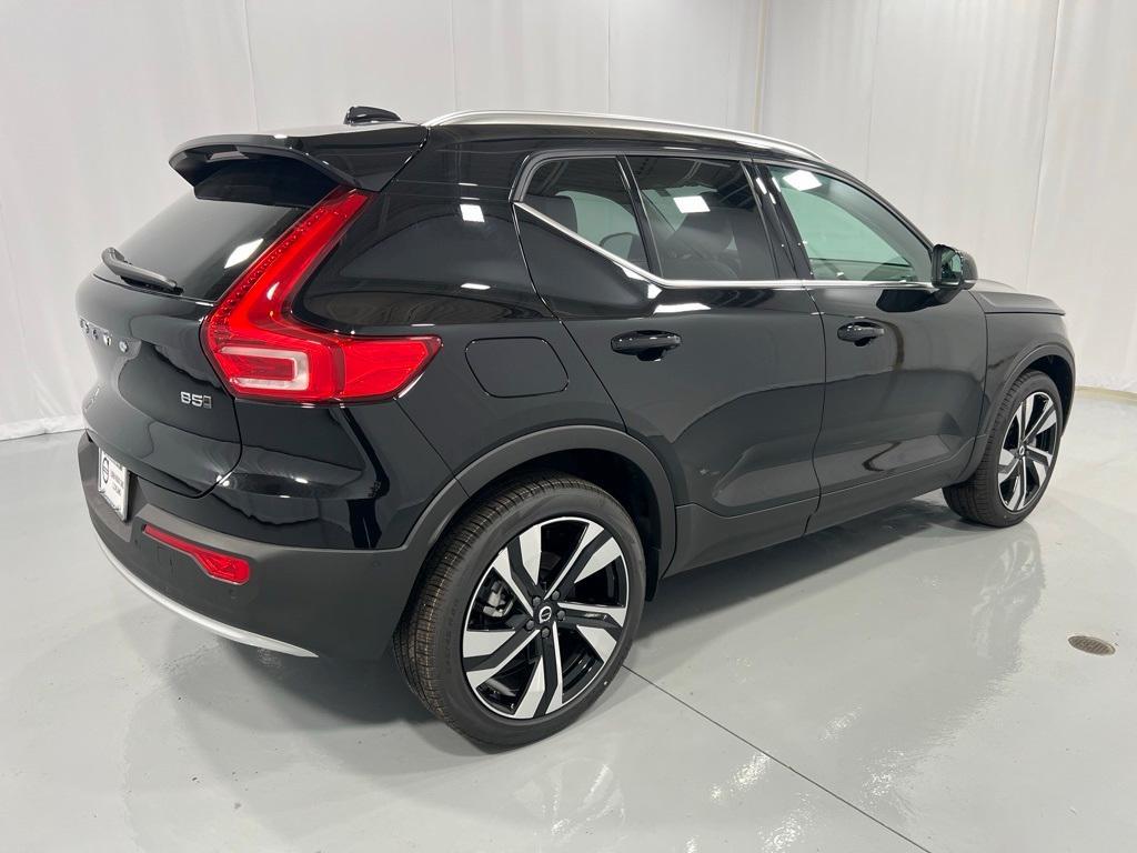 new 2025 Volvo XC40 car, priced at $49,790