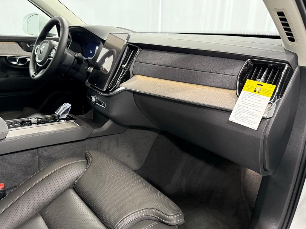 new 2025 Volvo XC90 Plug-In Hybrid car, priced at $82,405